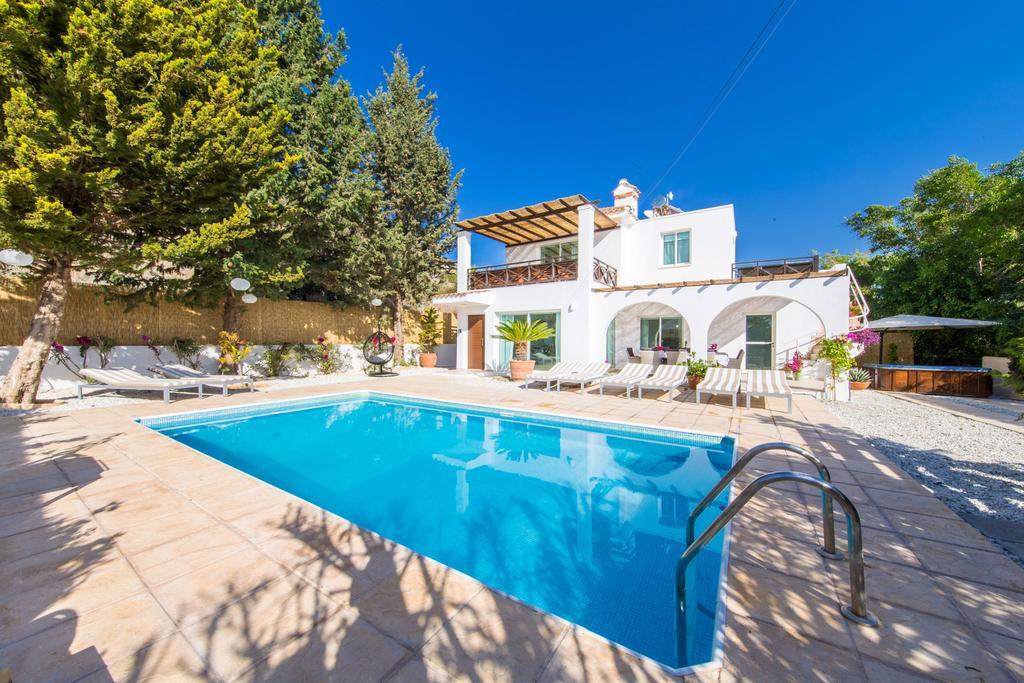 Villa Eva Peyia Luaran gambar